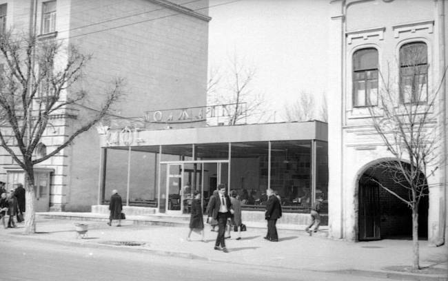 От "Лиры" до "Макдоналдса": хиппи, "свободные пушкинисты" и богатые официанты -